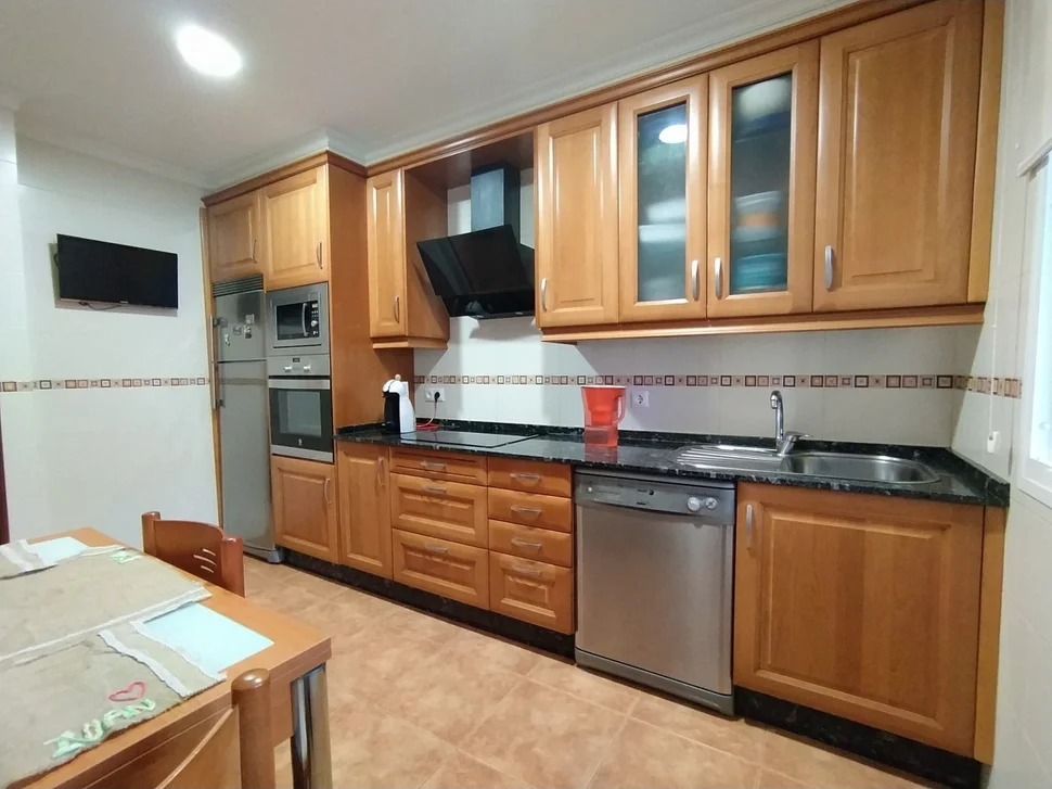 Se alquila dúplex ascendente con ascensor, garaje y trastero en freixeiro (semiamueblado)