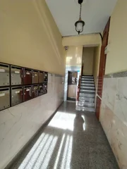 Se vende o alquila piso con encanto en el centro con ascensor