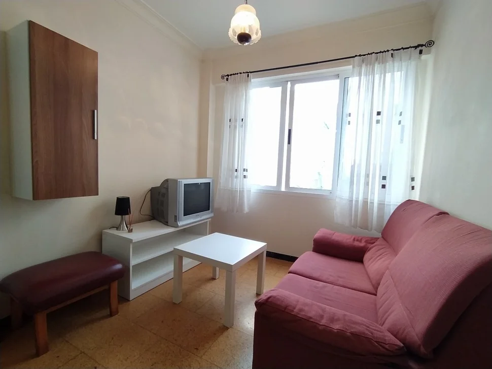 Se vende o alquila piso con encanto en el centro con ascensor