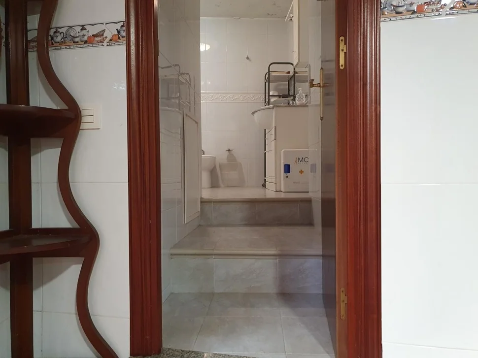 Casa con patio, bodega y finca en neda