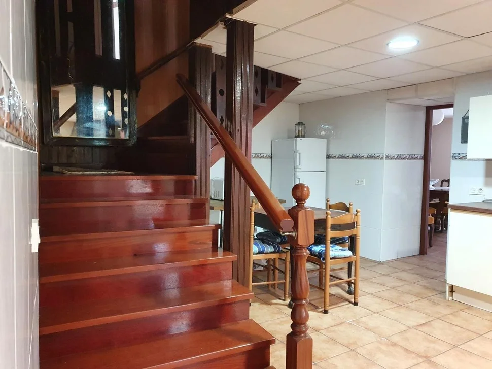 Casa con patio, bodega y finca en neda