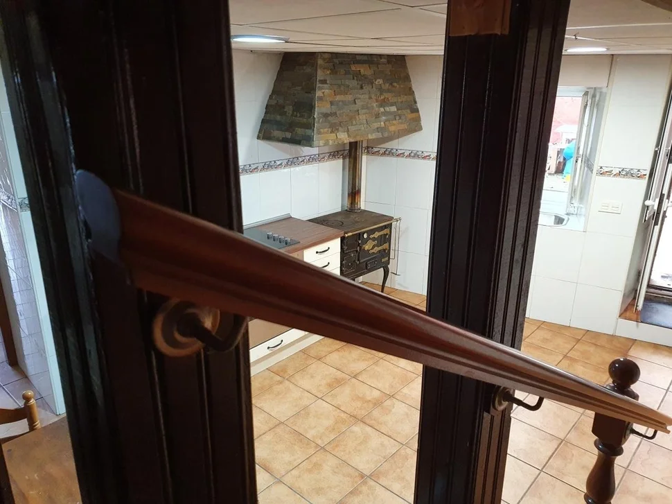 Casa con patio, bodega y finca en neda