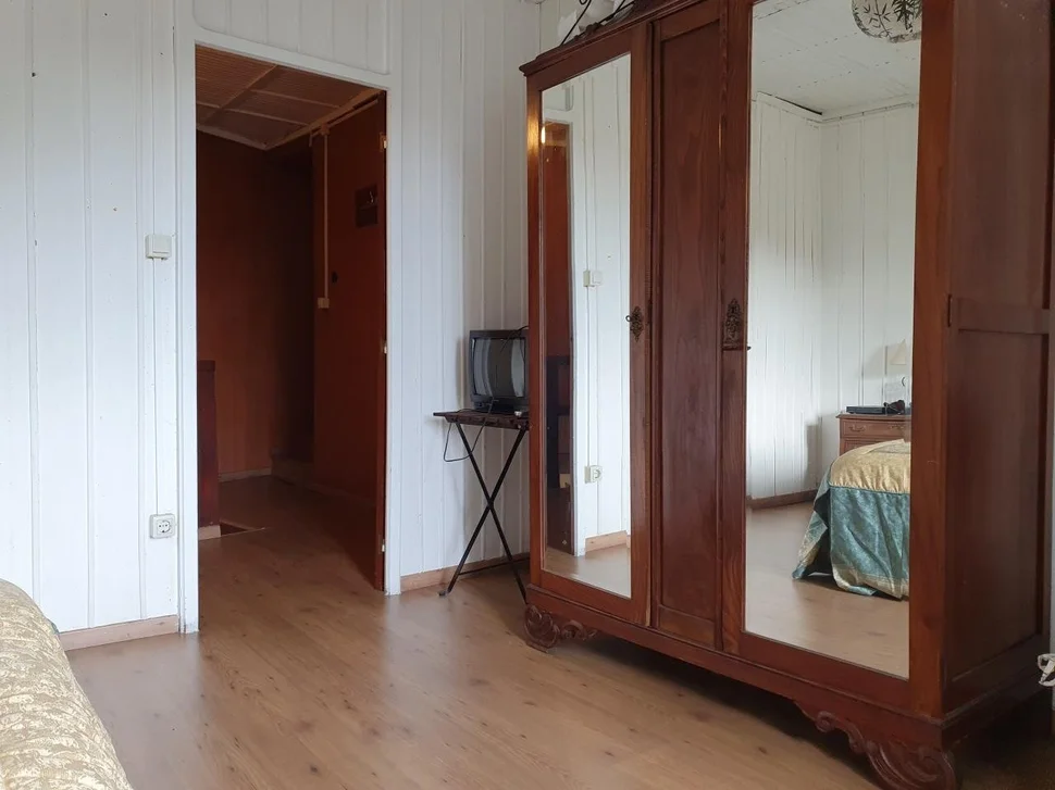 Casa con patio, bodega y finca en neda