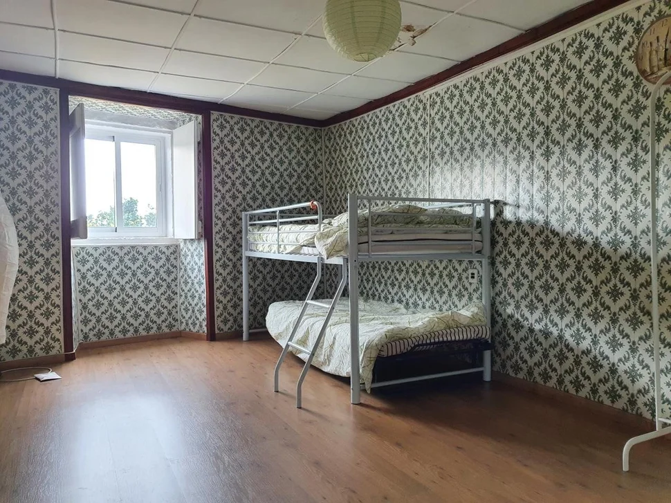 Casa con patio, bodega y finca en neda