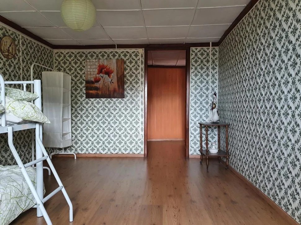 Casa con patio, bodega y finca en neda