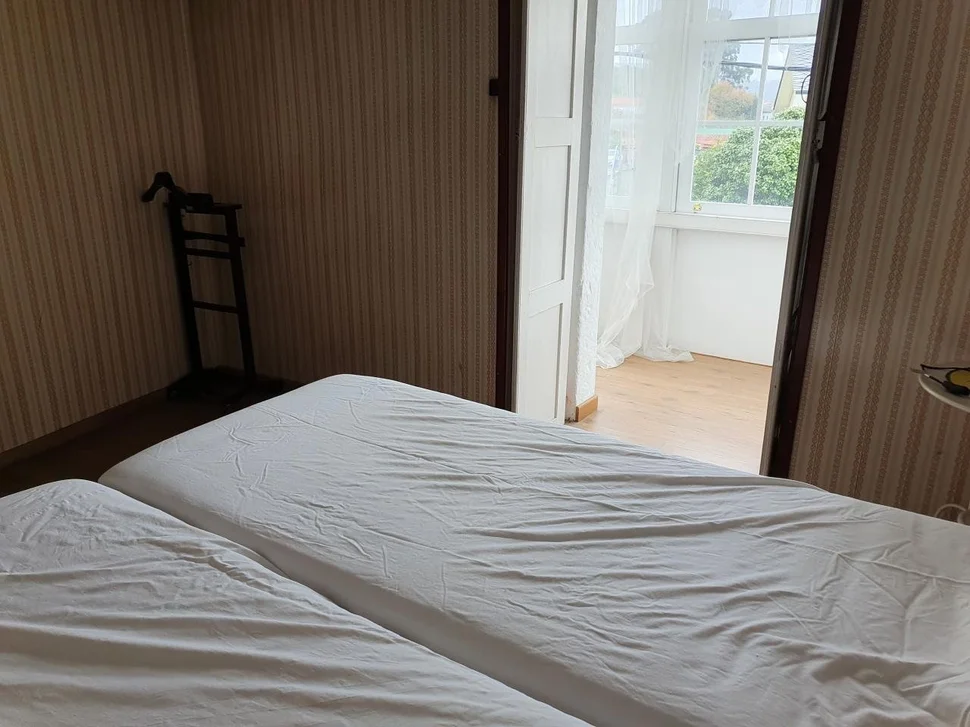 Casa con patio, bodega y finca en neda