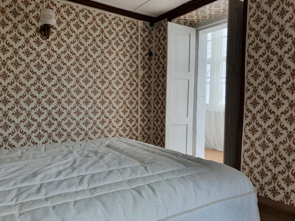 Casa con patio, bodega y finca en neda