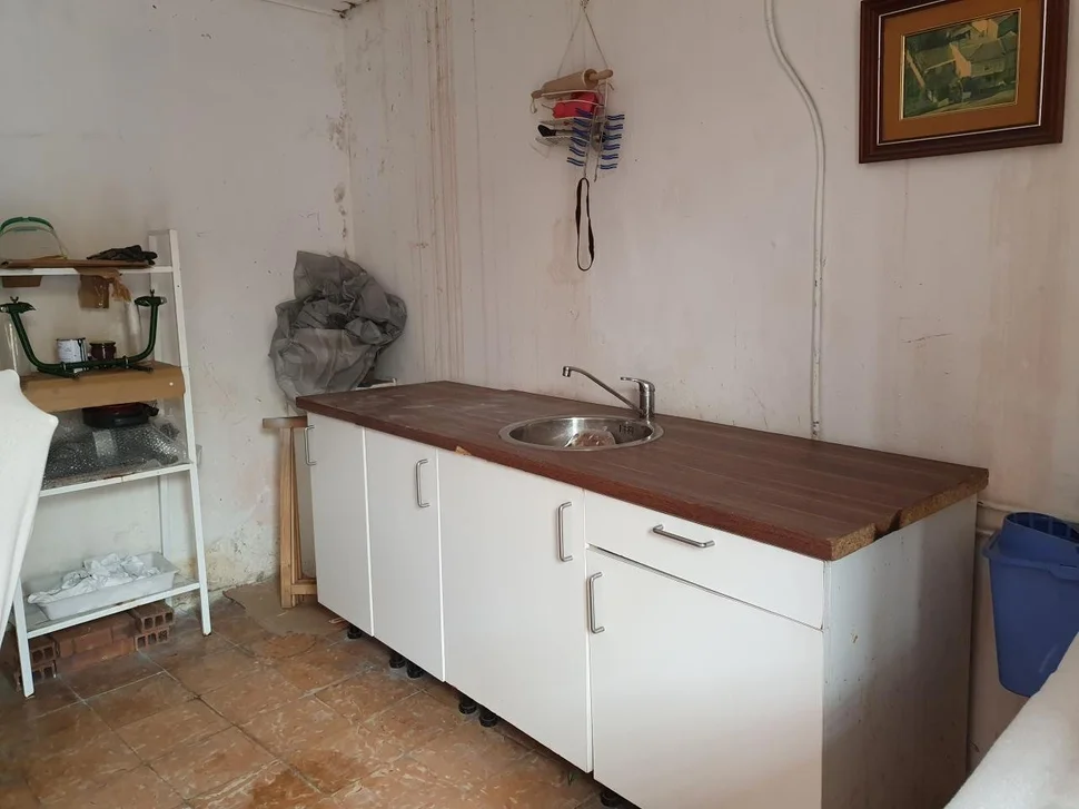 Casa con patio, bodega y finca en neda