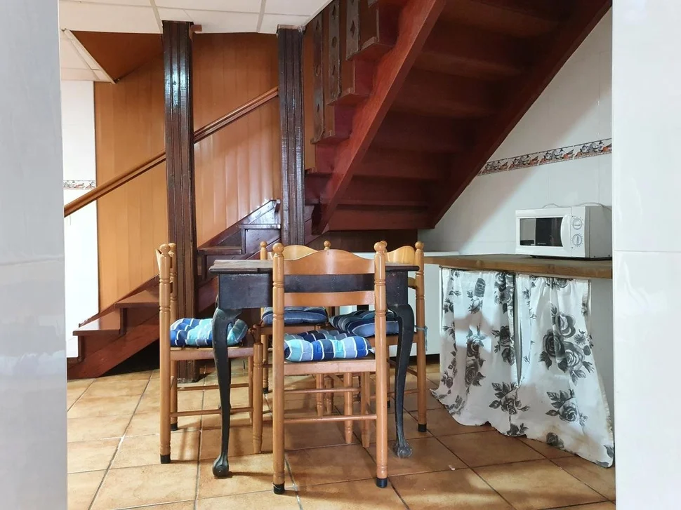 Casa con patio, bodega y finca en neda