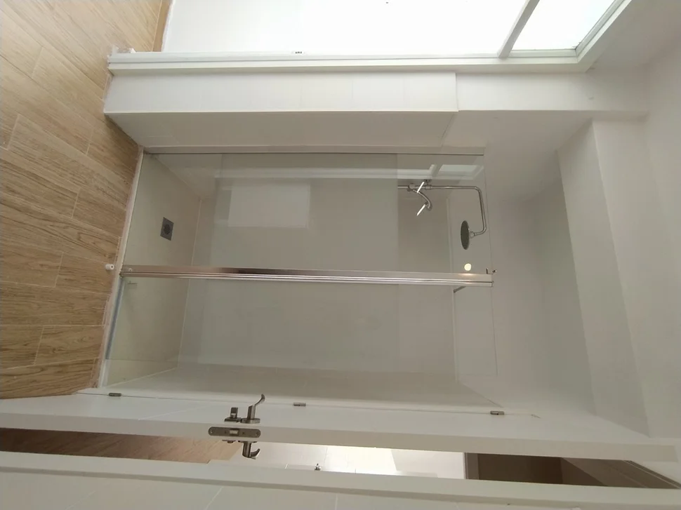 Se alquila piso con dos terrazas (narón)