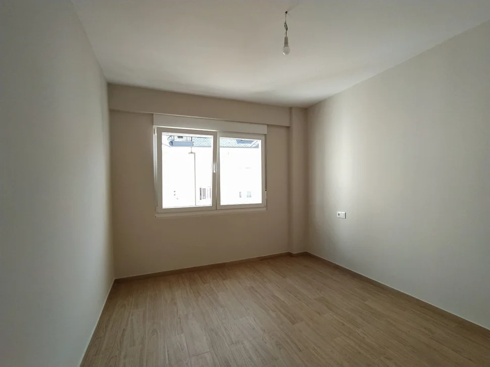 Se alquila piso con dos terrazas (narón)