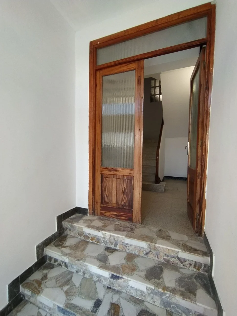 Se alquila piso con dos terrazas (narón)