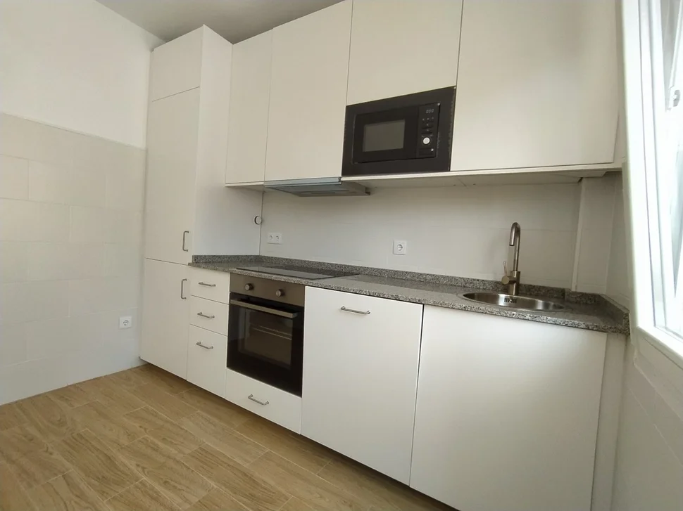 Se alquila piso con dos terrazas (narón)