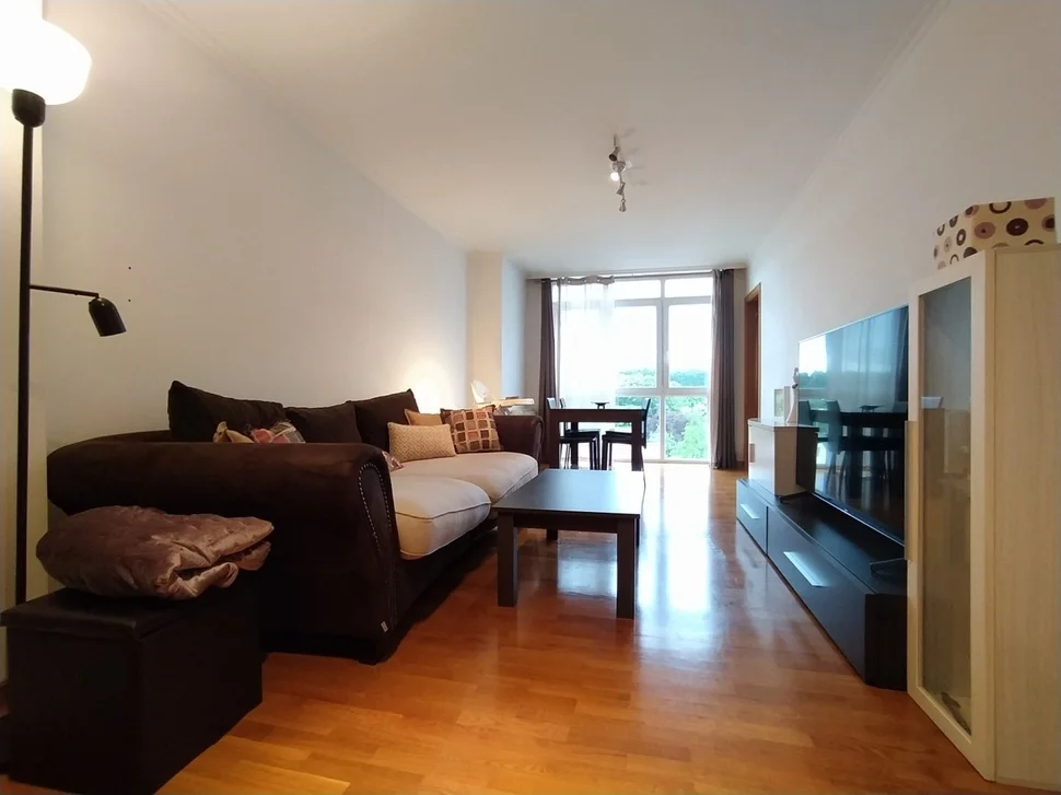 Se alquila piso en piñeiros