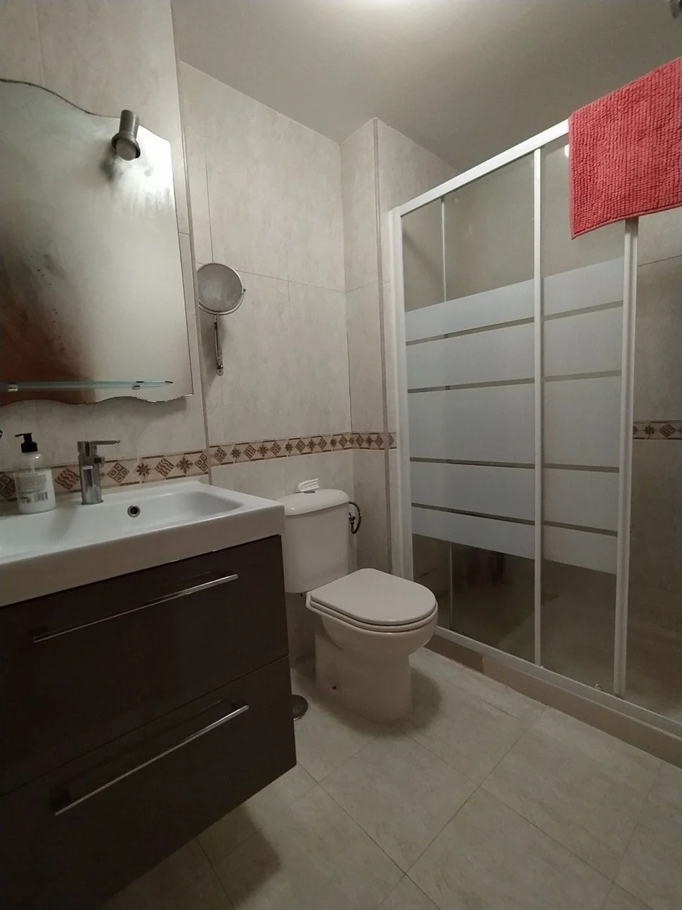 Se alquila piso en piñeiros