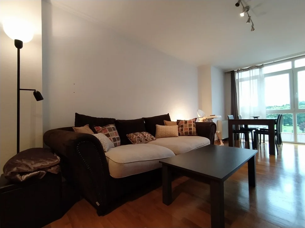 Se alquila piso en piñeiros