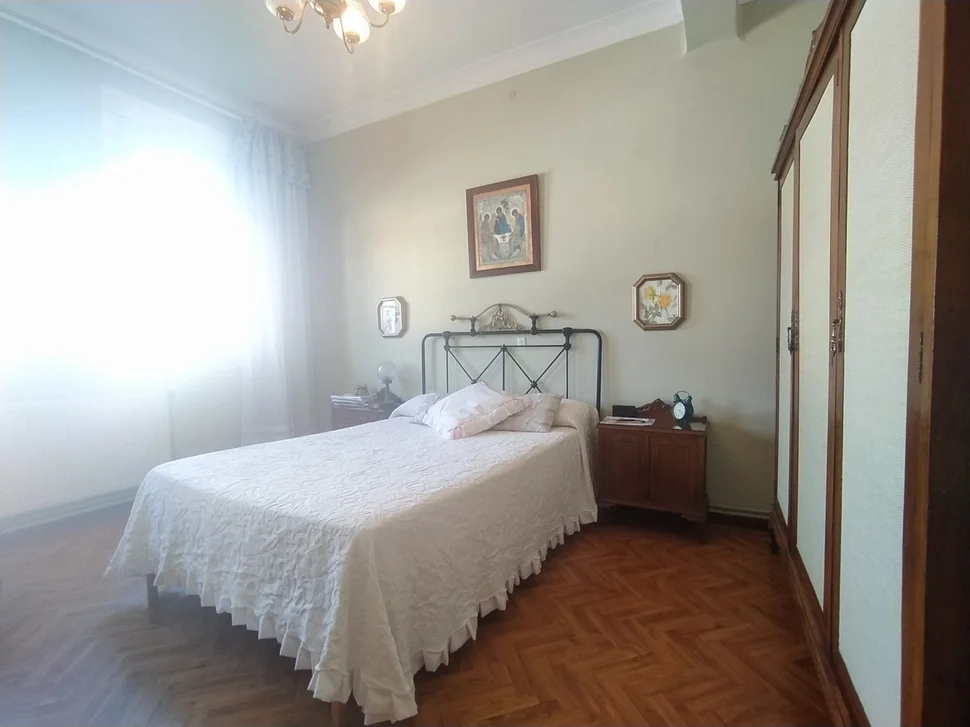 Se vende o alquila piso con jardín en mugardos