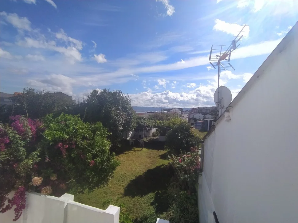 Se vende o alquila piso con jardín en mugardos