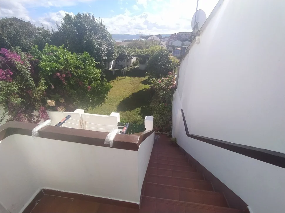 Se vende o alquila piso con jardín en mugardos