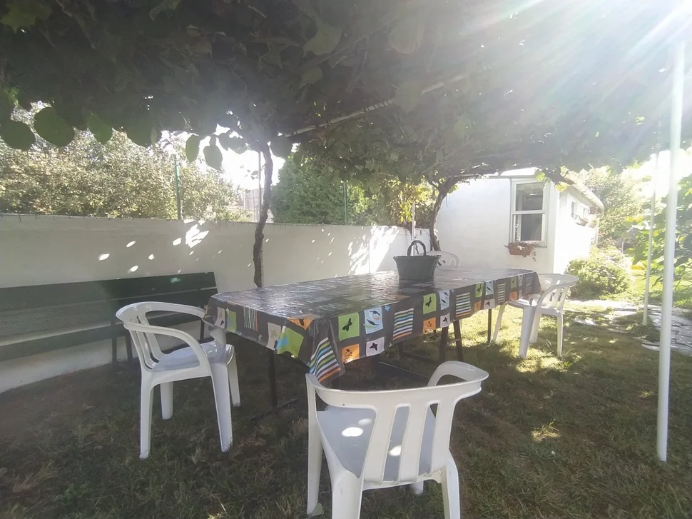 Se vende o alquila piso con jardín en mugardos