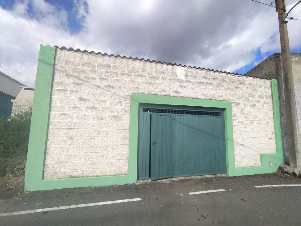 Se vende o alquila piso con jardín en mugardos