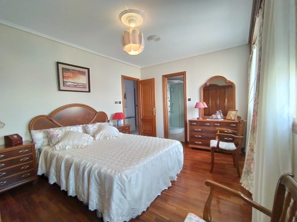 Se vende piso con ascensor, trastero y posibilidad de plaza de garaje en alquiler