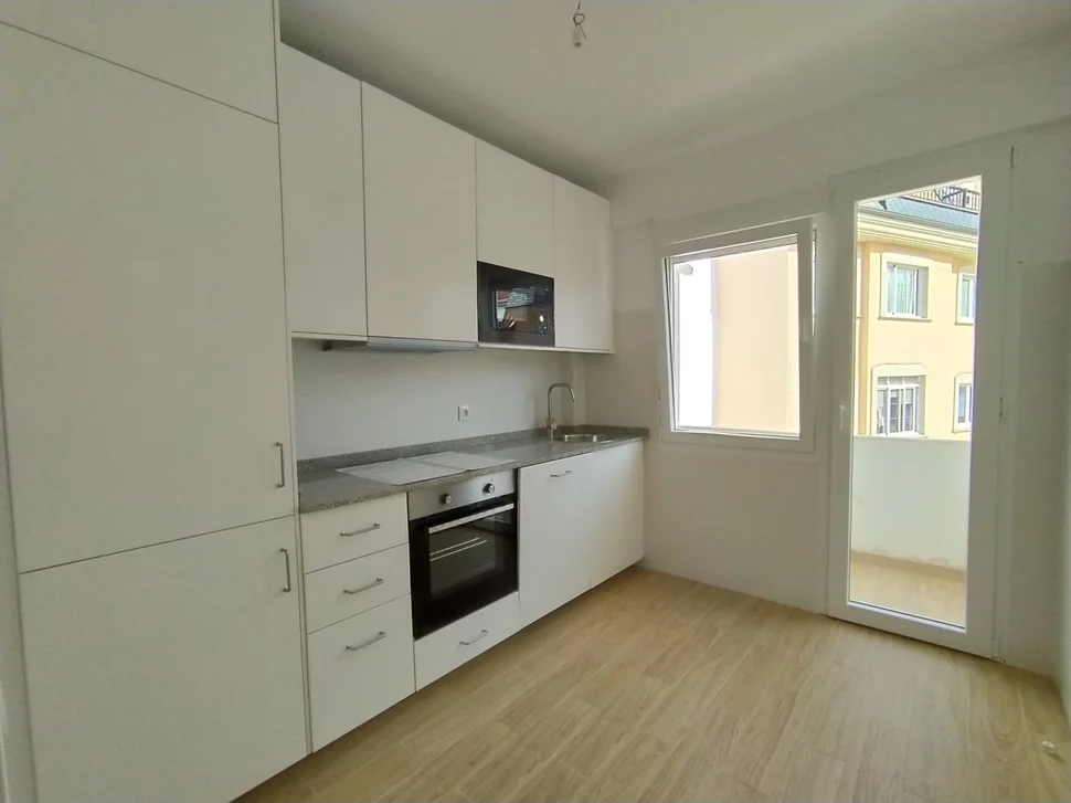 Se alquila 2º piso con dos terrazas en narón