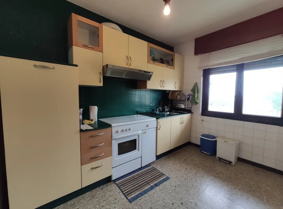 Se alquila bajo en meirás