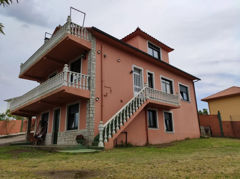 Se alquila bajo en meirás