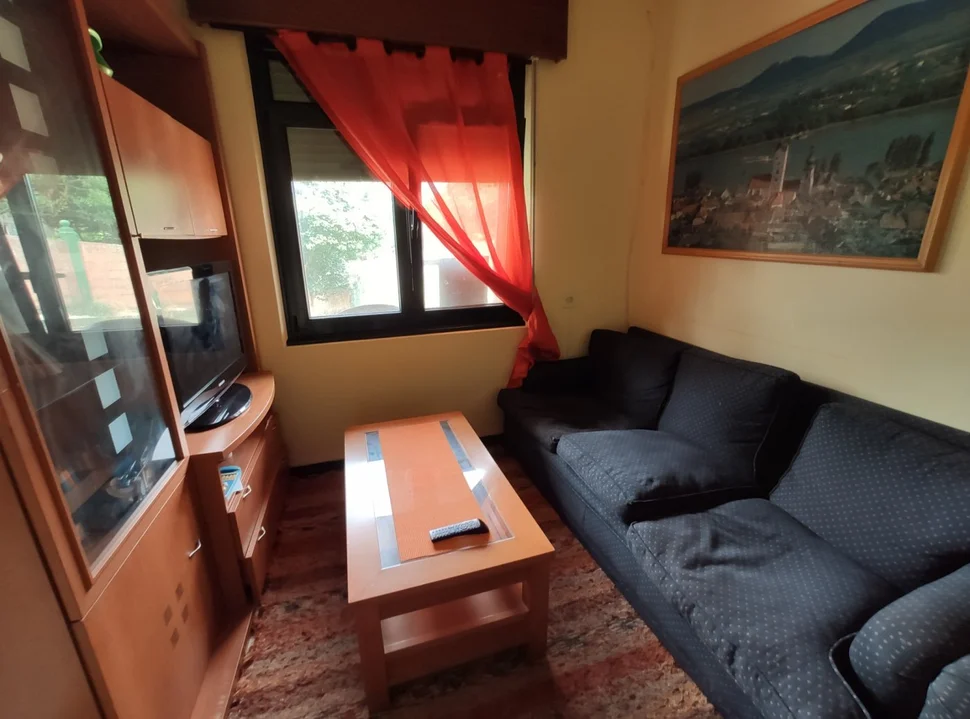 Se alquila bajo en meirás