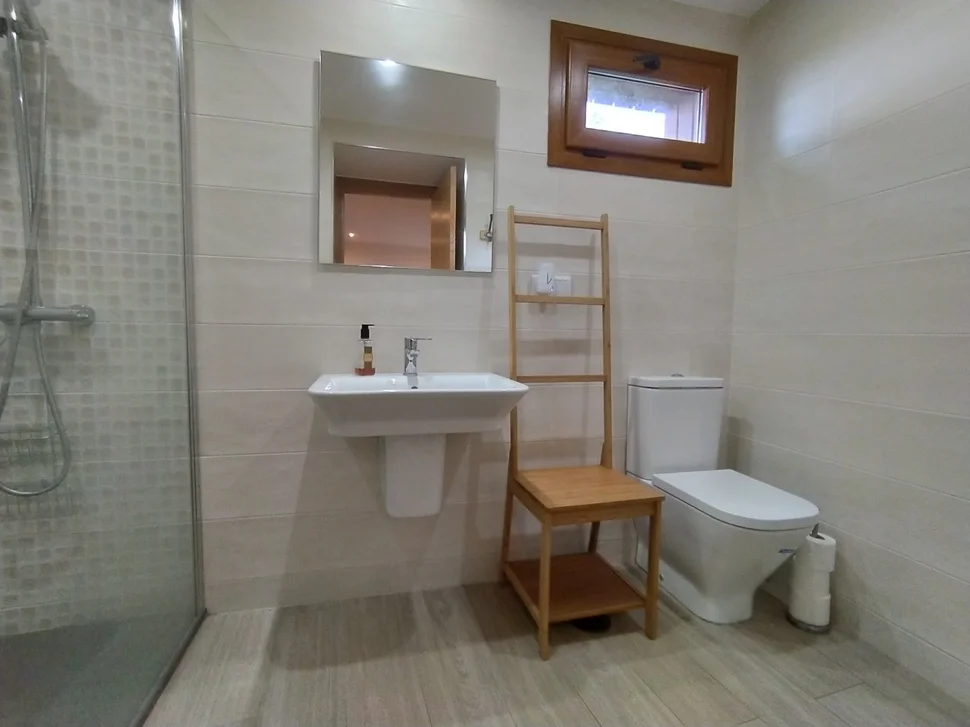 Se alquilan casas con vistas al mar y a la montaña