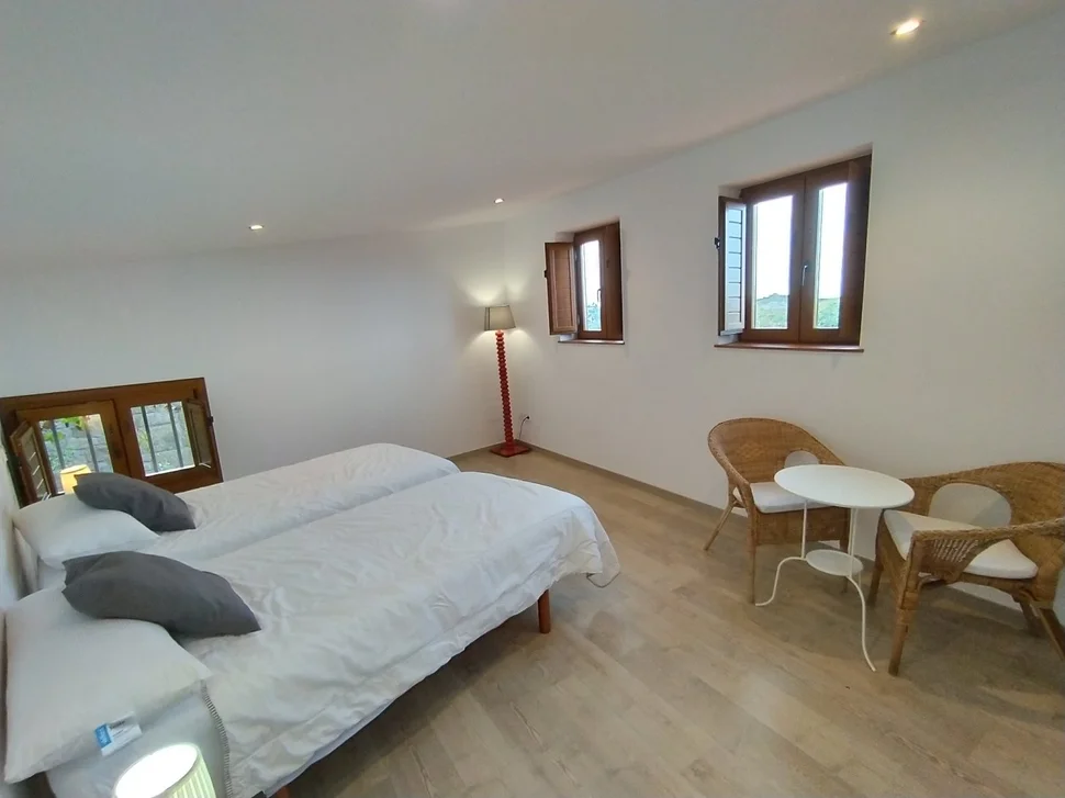 Se alquilan casas con vistas al mar y a la montaña