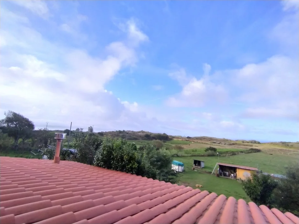 Se alquilan casas con vistas al mar y a la montaña
