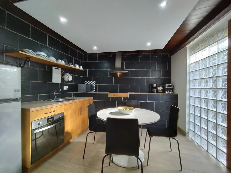 Se alquilan casas con vistas al mar y a la montaña