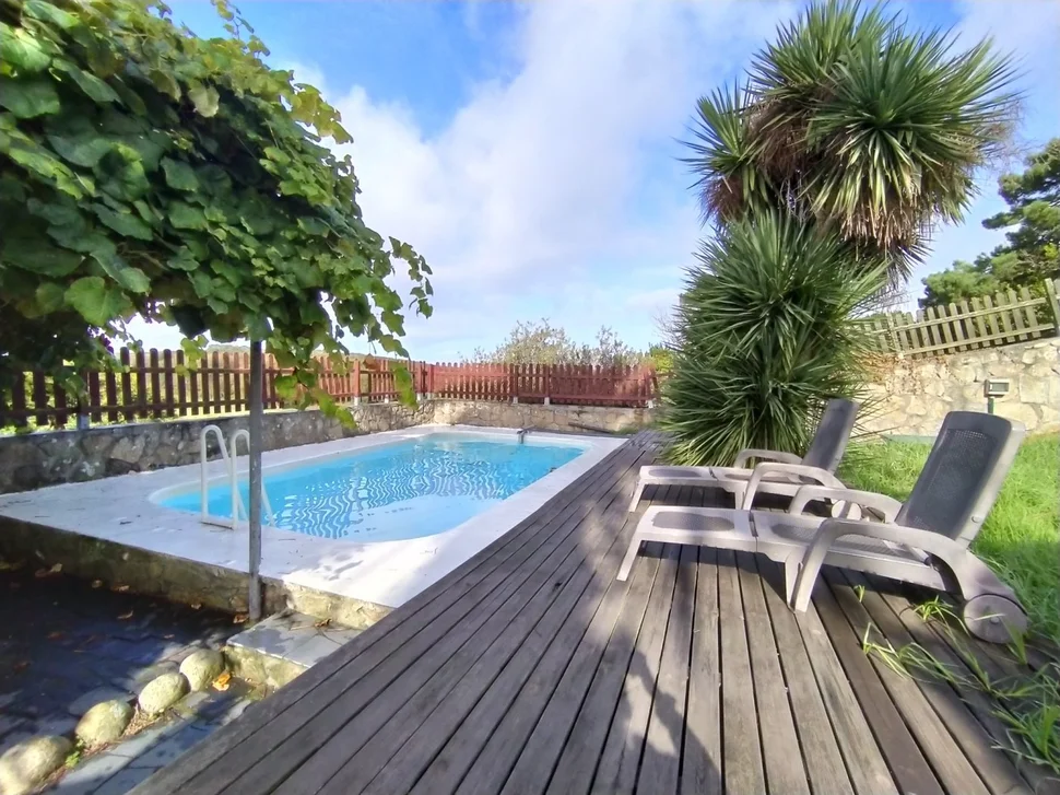 Se alquilan casas con vistas al mar y a la montaña