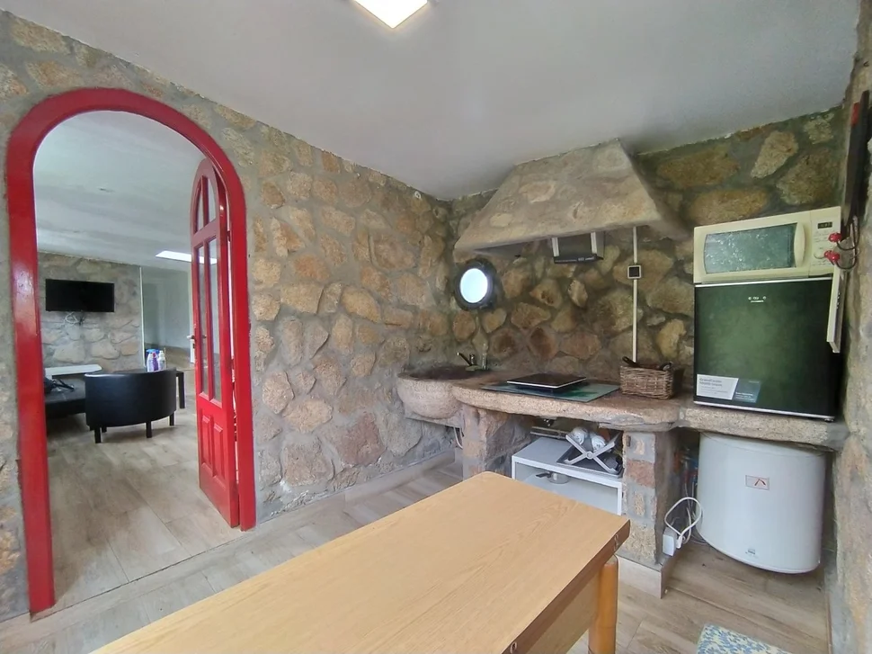 Se alquilan casas con vistas al mar y a la montaña