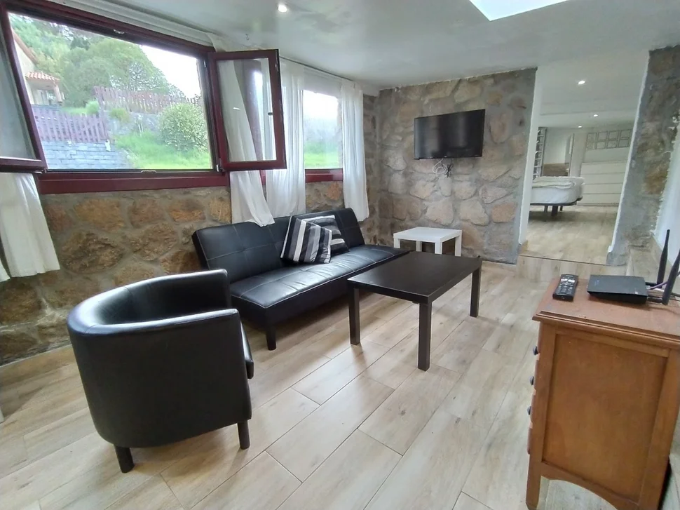 Se alquilan casas con vistas al mar y a la montaña