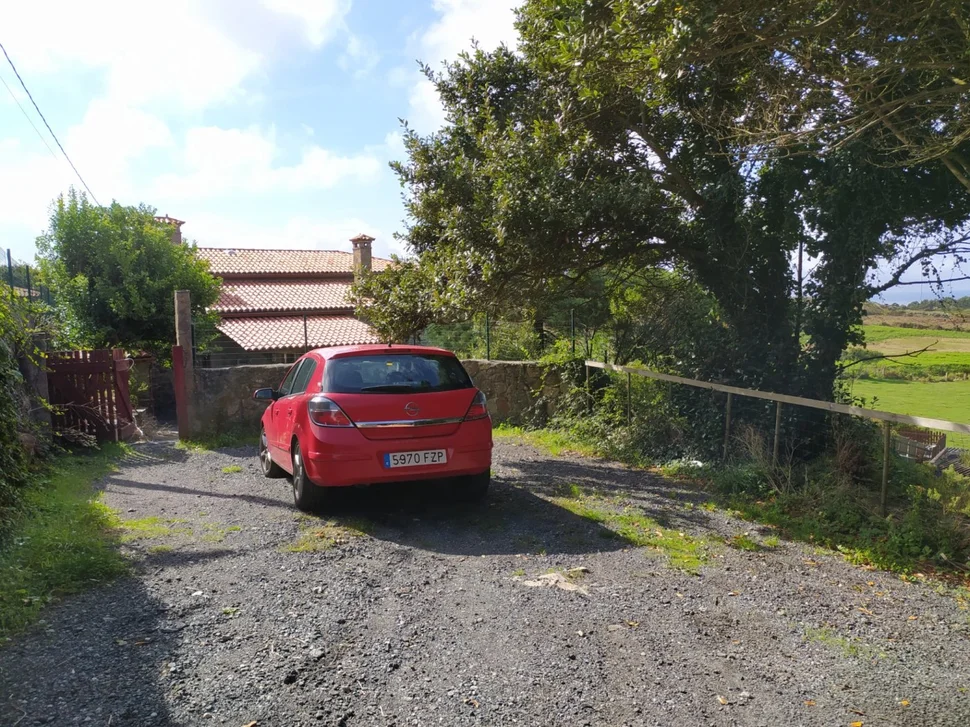 Se alquilan casas con vistas al mar y a la montaña