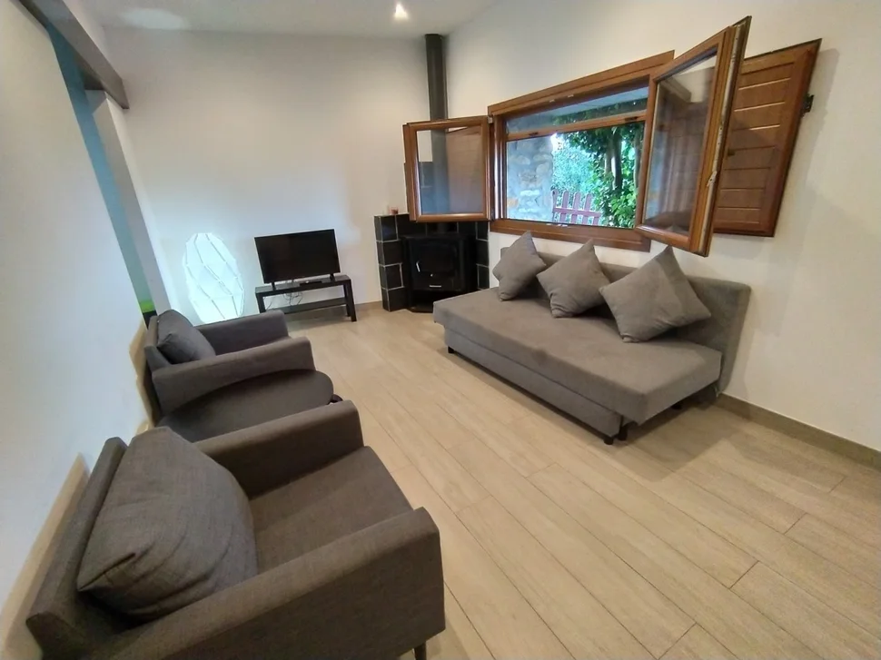 Se alquilan casas con vistas al mar y a la montaña