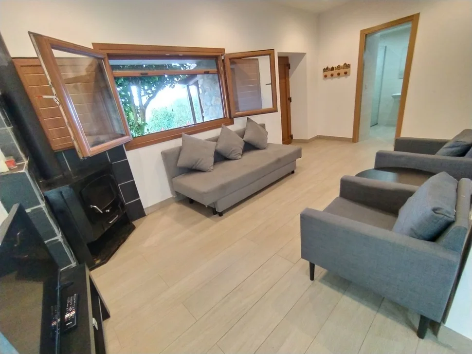 Se alquilan casas con vistas al mar y a la montaña