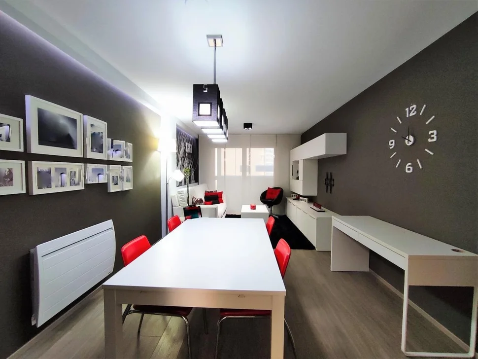 Piso de excelentes calidades, amueblado, con ascensor, trastero, garaje y parque infantil privado