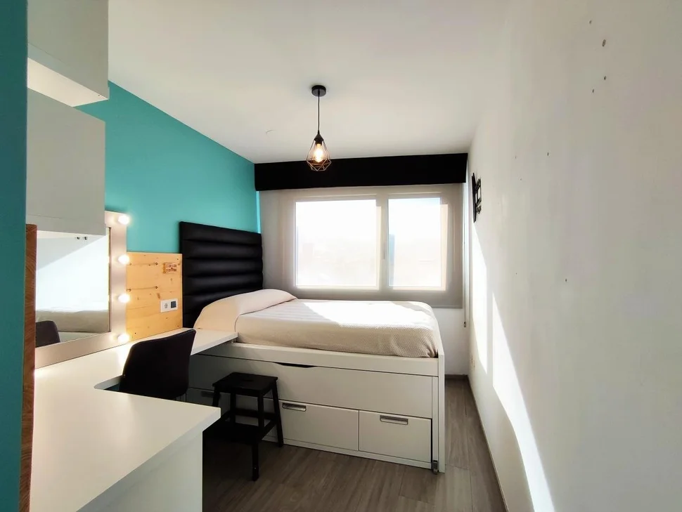 Piso de excelentes calidades, amueblado, con ascensor, trastero, garaje y parque infantil privado