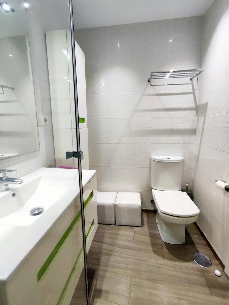 Piso de excelentes calidades, amueblado, con ascensor, trastero, garaje y parque infantil privado