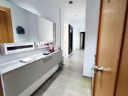 Piso de excelentes calidades, amueblado, con ascensor, trastero, garaje y parque infantil privado