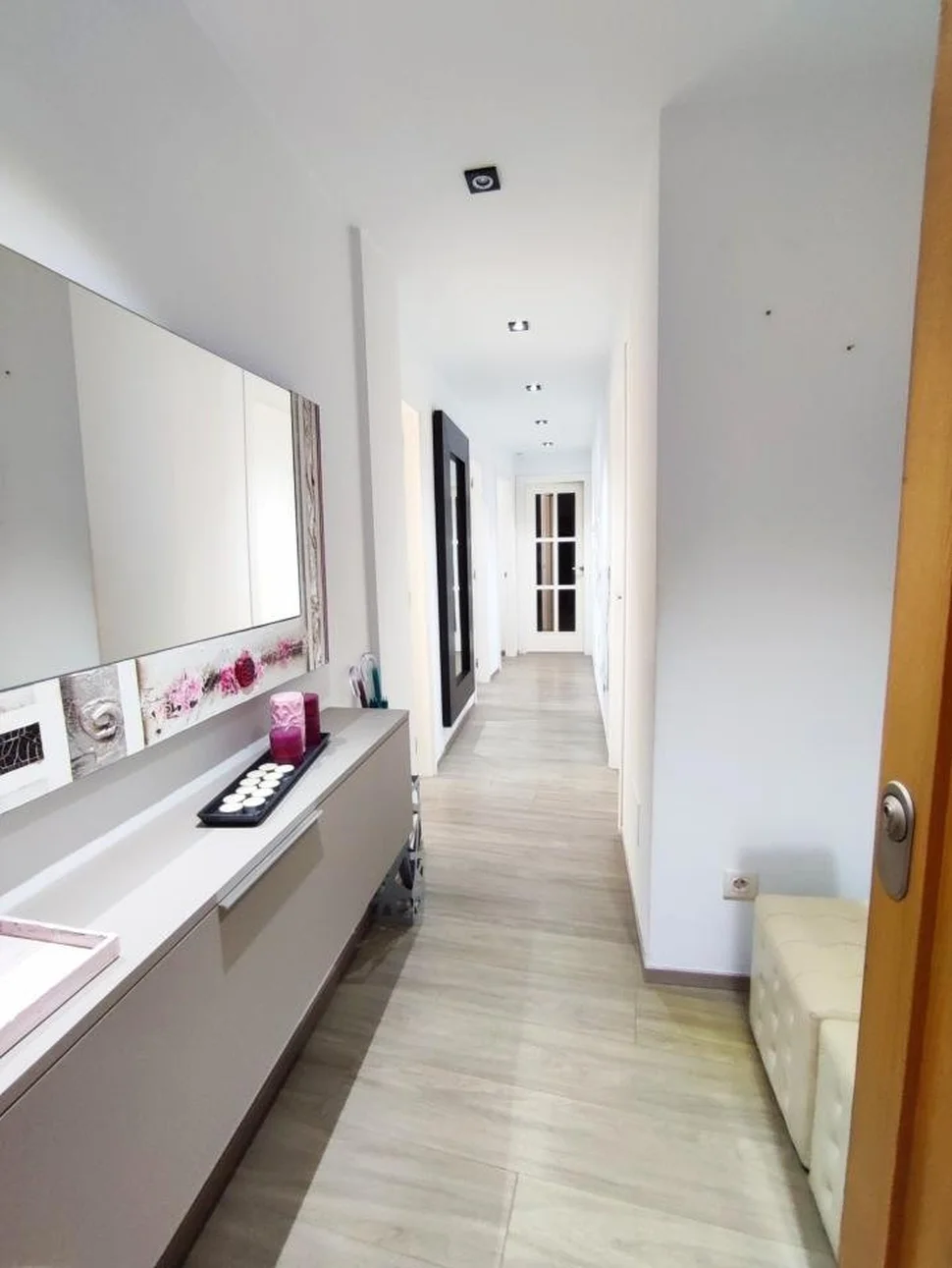 Piso de excelentes calidades, amueblado, con ascensor, trastero, garaje y parque infantil privado