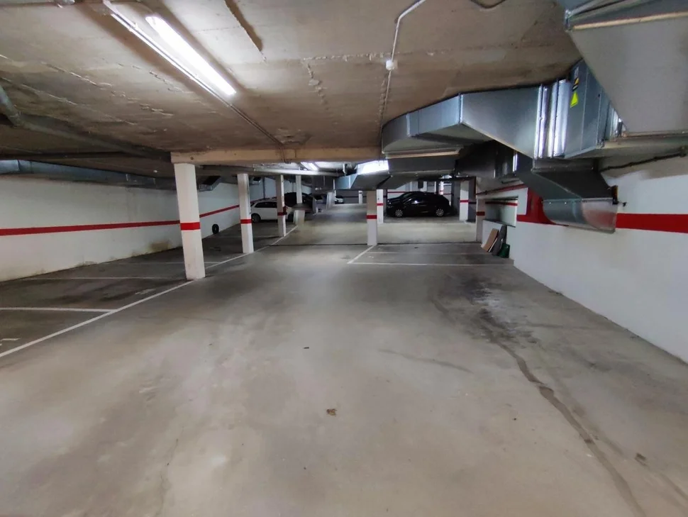 Piso de excelentes calidades, amueblado, con ascensor, trastero, garaje y parque infantil privado
