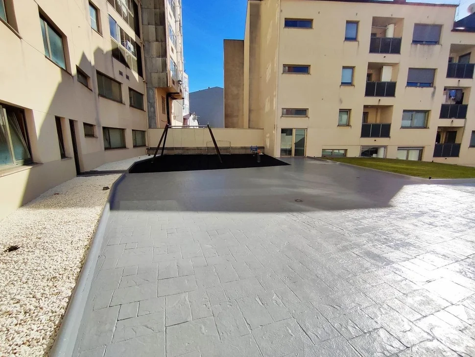 Piso de excelentes calidades, amueblado, con ascensor, trastero, garaje y parque infantil privado