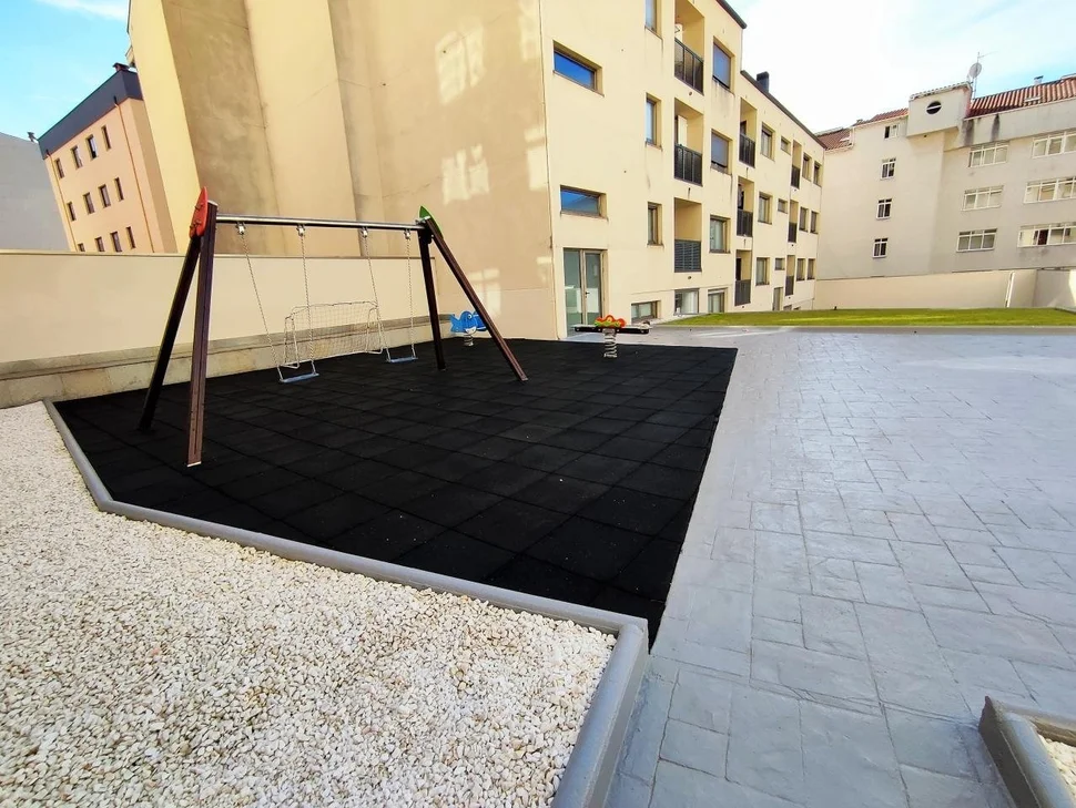 Piso de excelentes calidades, amueblado, con ascensor, trastero, garaje y parque infantil privado