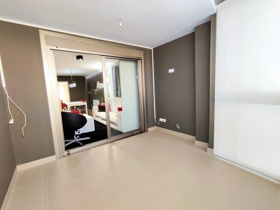 Piso de excelentes calidades, amueblado, con ascensor, trastero, garaje y parque infantil privado