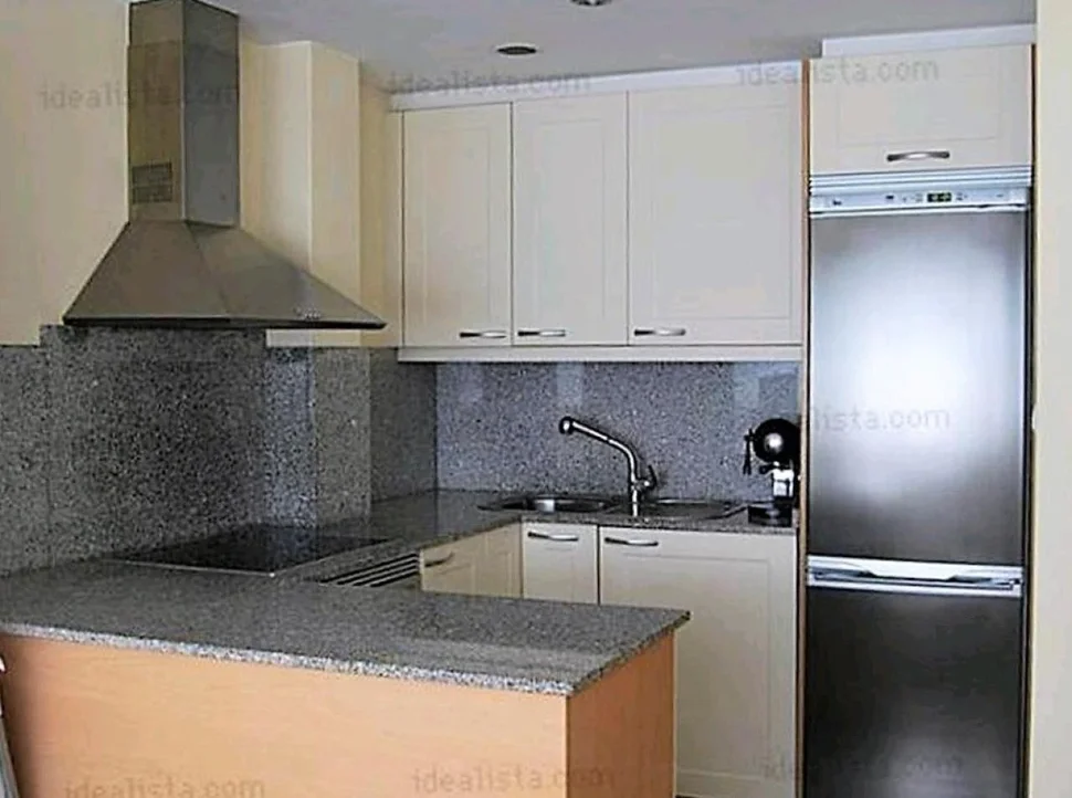 Se alquila apartamento amueblado y con ascensor en ferrol centro